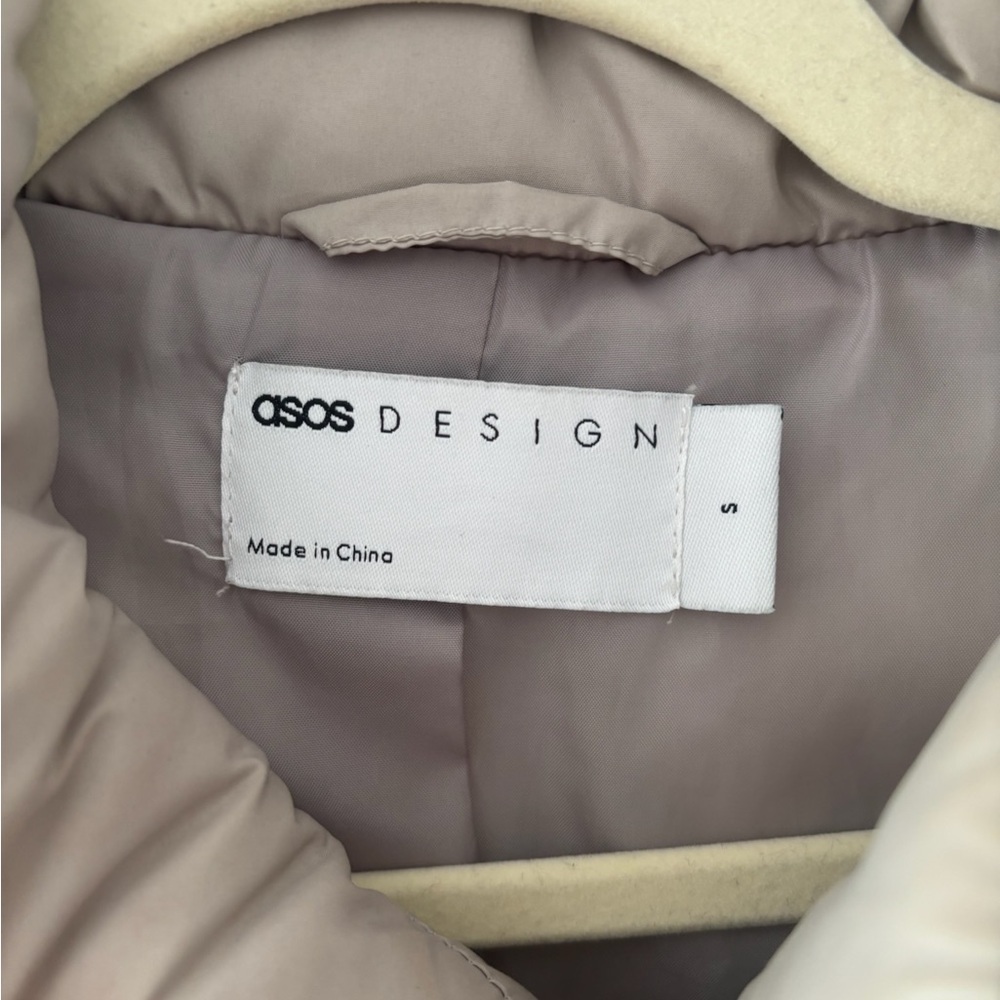 ASOS Design Beige Puffer Jacket - Picture 2 of 2